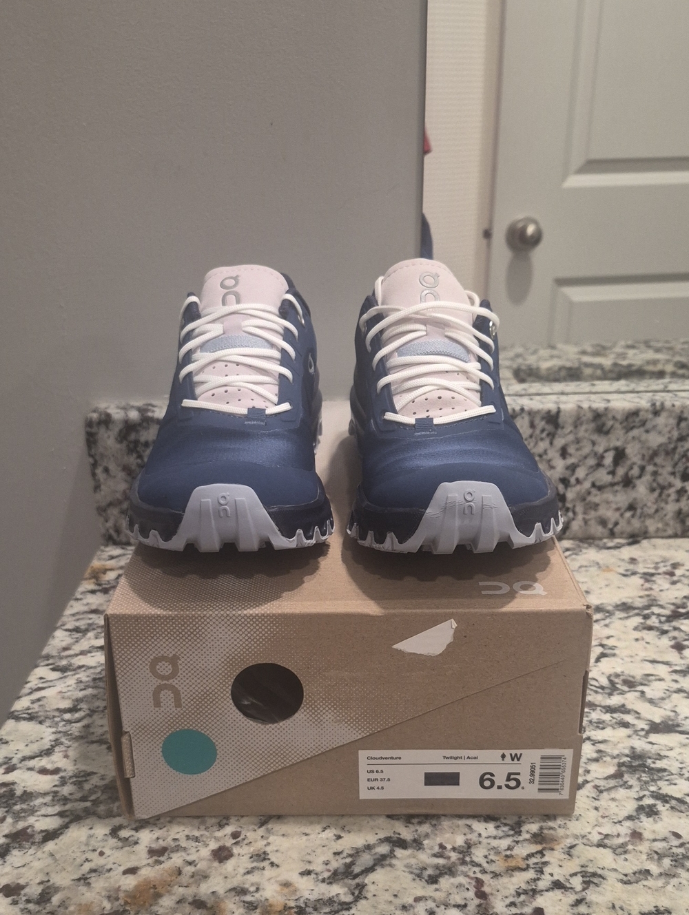 New On Running Women's Navy and White Cloud Athletic Shoes - Picture 2 of 7